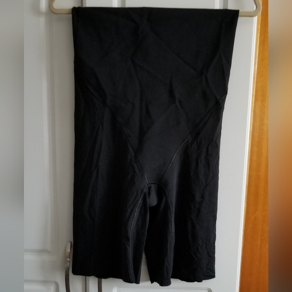 ๐ป๐๐ซDenver Haye's longer shapewear for hips and thighs - Picture 4 of 5